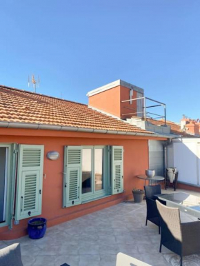Place Massena in Nice center - 3 bedrooms top floor